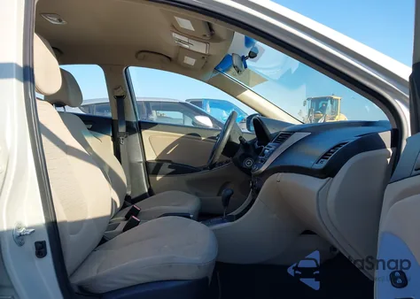 2016 Hyundai Accent Se z USA, uszkodzony, nr VIN KMHCT4AE5GU012360